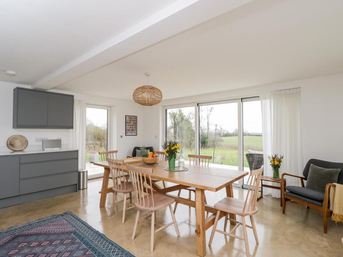 High Cogges Farm Holiday Cottages 威特尼 外观 照片