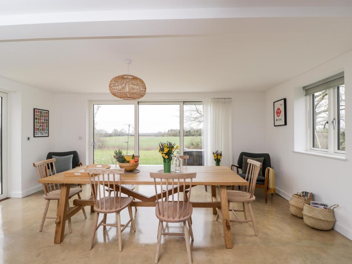 High Cogges Farm Holiday Cottages 威特尼 外观 照片