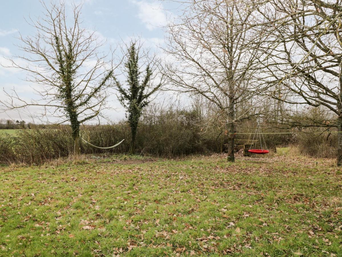 High Cogges Farm Holiday Cottages 威特尼 外观 照片