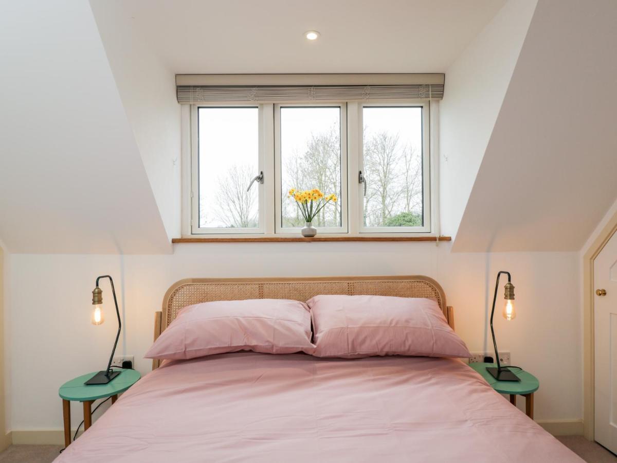High Cogges Farm Holiday Cottages 威特尼 外观 照片
