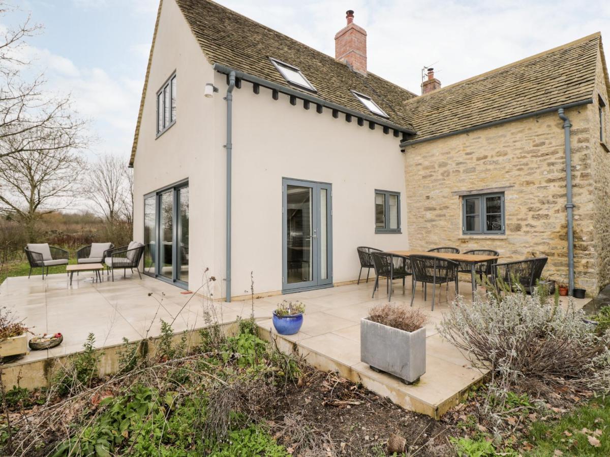 High Cogges Farm Holiday Cottages 威特尼 外观 照片